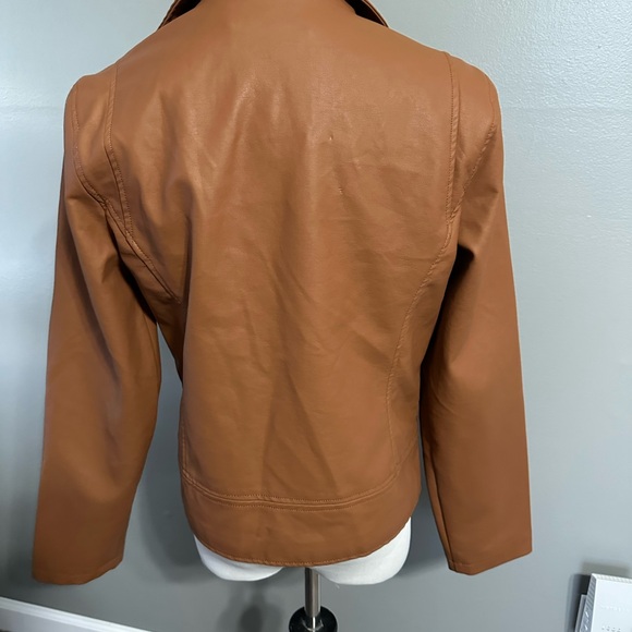 Vine & Valley women’s size M faux leather Moto‎ crop jacket/front zip closure - Picture 6 of 10